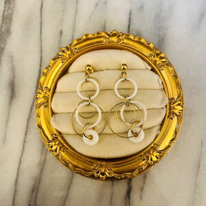 Vintage Retro Dangle Earrings White Acrylic and Gold‎ Toned Metal Circle Link